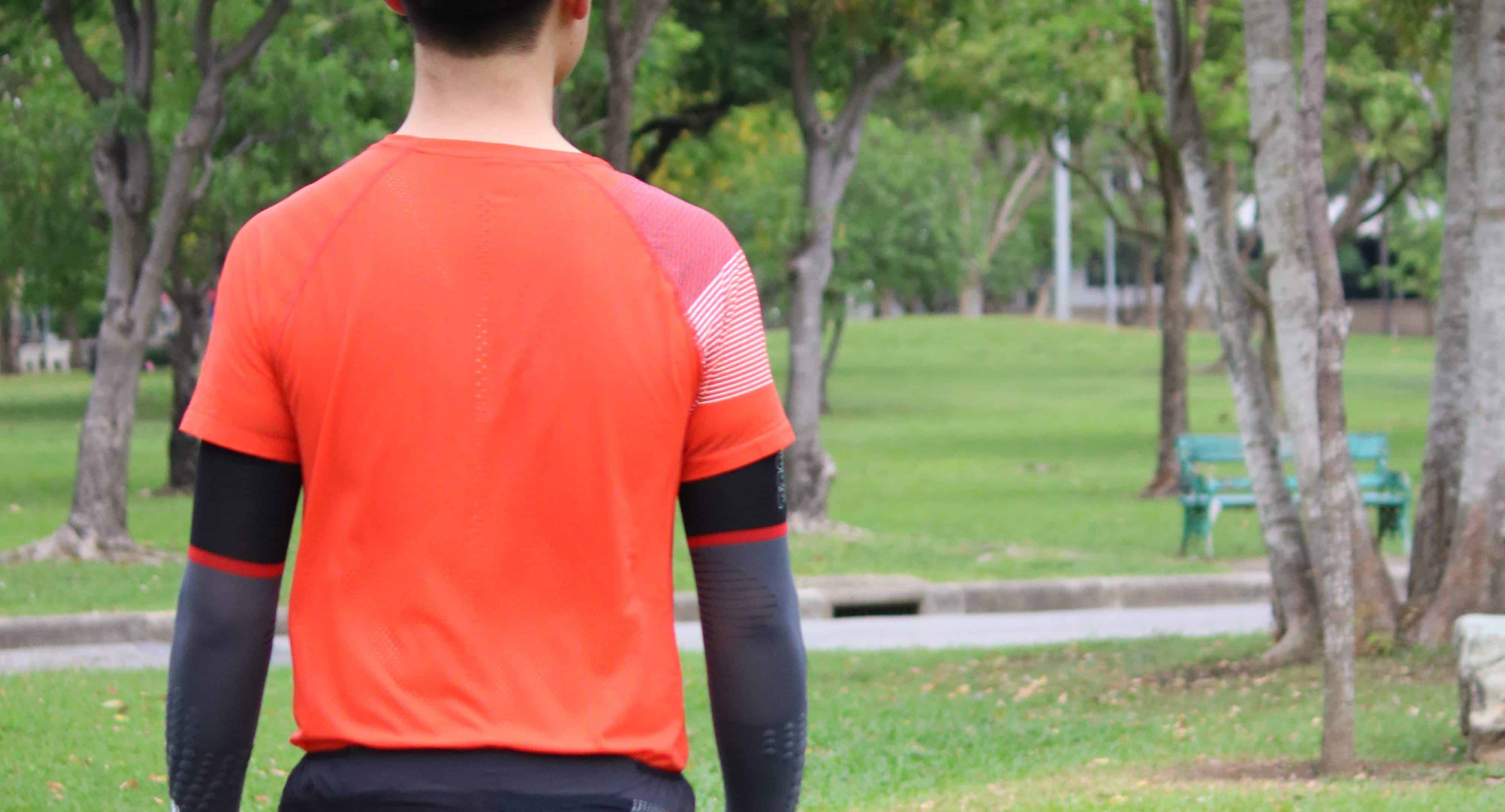 ชุดออกกำลังกาย Compressport เสื้อยืด Racing SS TShirt Man หลัง