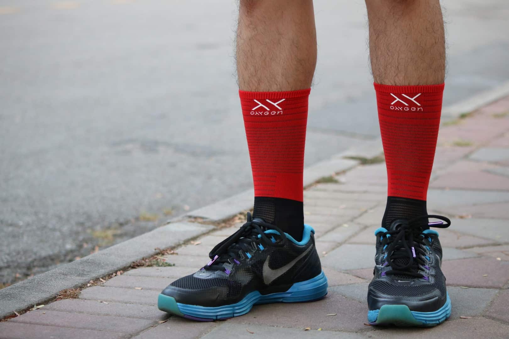 ชุดออกกำลังกาย ถุงเท้า Compressport Mid Compression Socks สีแดง
