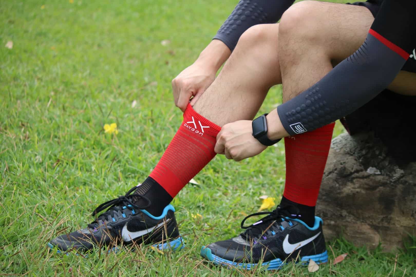 ชุดออกกำลังกาย ถุงเท้า Compressport Mid Compression Socks 