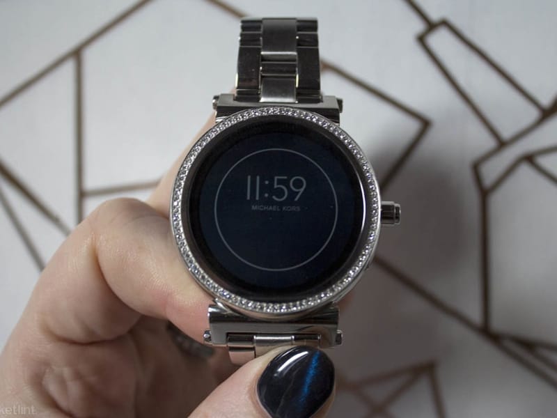 Smart watch เก๋ๆ สวยๆ เหมาะกับสาวๆ