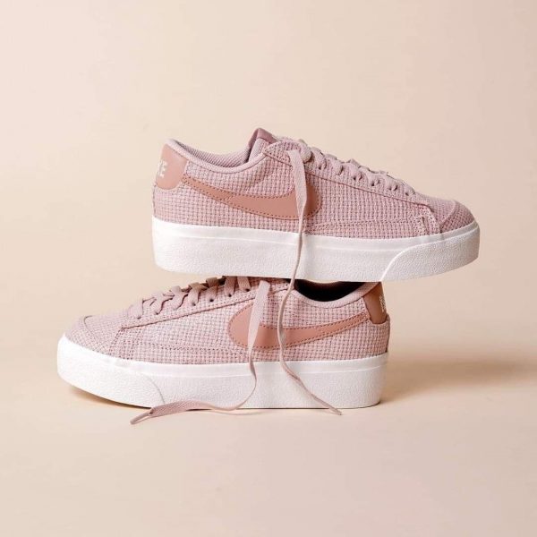 รองเท้า Nike ผู้หญิงรุ่น Blazer Low Platform