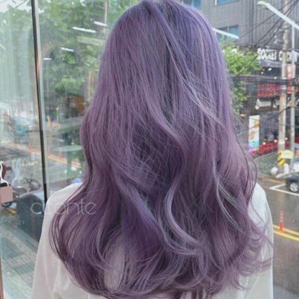 ผมสีม่วงอมเทา
