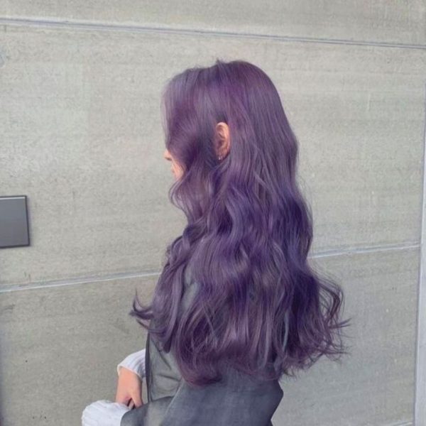 ผมสีม่วงอมเทา