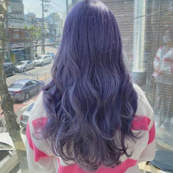 ผมสีม่วงอมเทา
