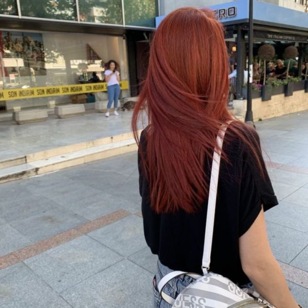 ผมสีส้มแดง