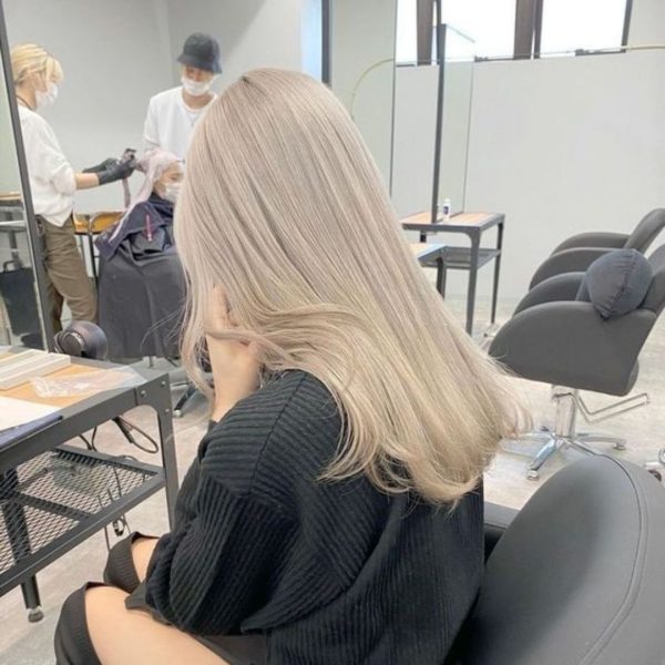 สีผมบลอนด์สว่าง